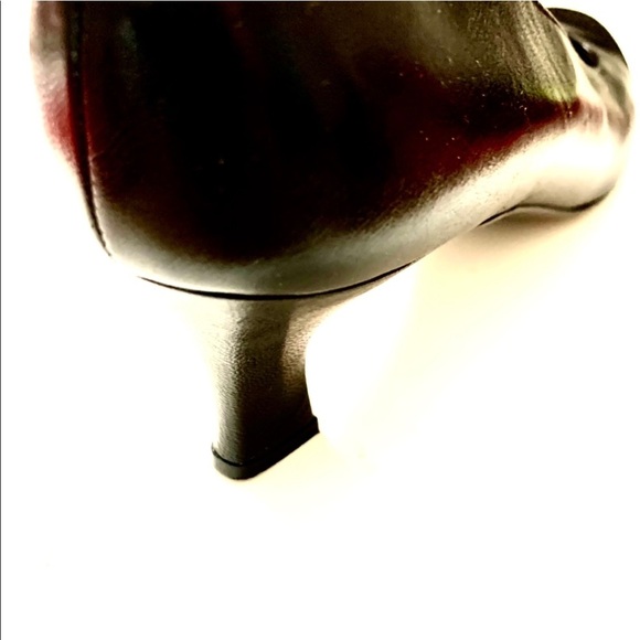 BRUNO MAGLI Houndstooth Cap Black Leather Pump - Picture 3 of 6